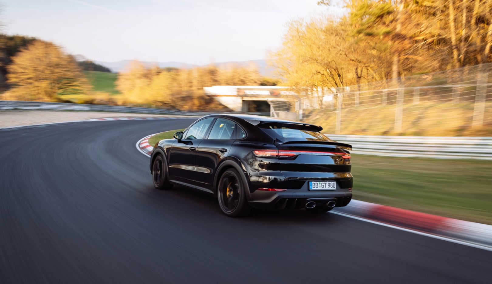 El Cayenne establece un nuevo récord en el circuito de Nürburgring Nordschleife