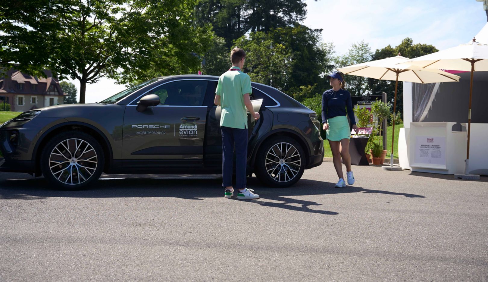 Weltklasse-Golferinnen der The Amundi Evian Championship genie&szlig;en Tee Time Ride