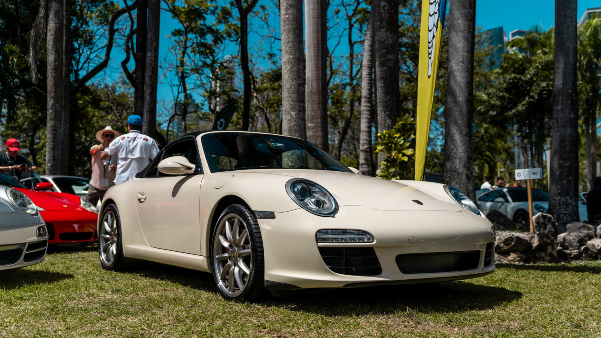 Porsche 911 Carrera