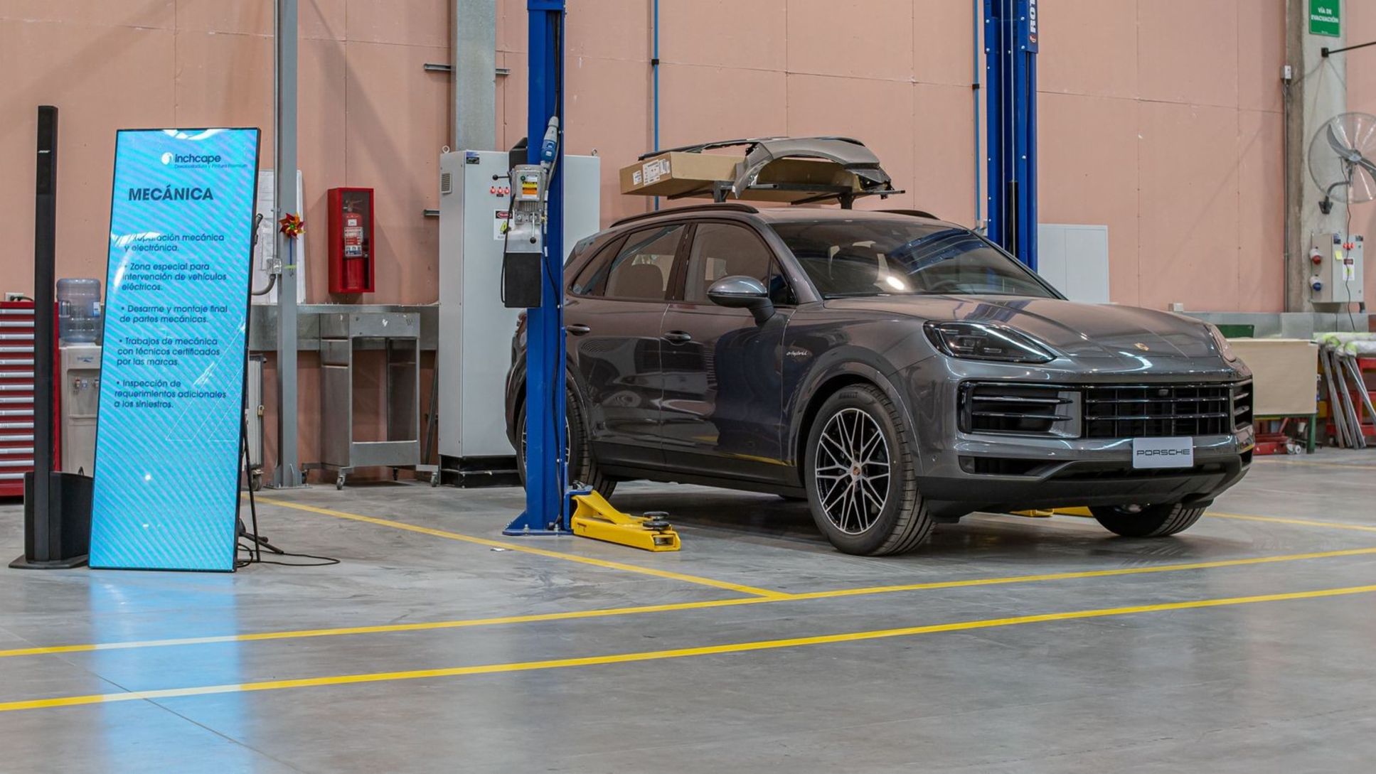 Taller de desabolladura y pintura Inchcape, Lo Boza, Pudahuel, Chile, 2026