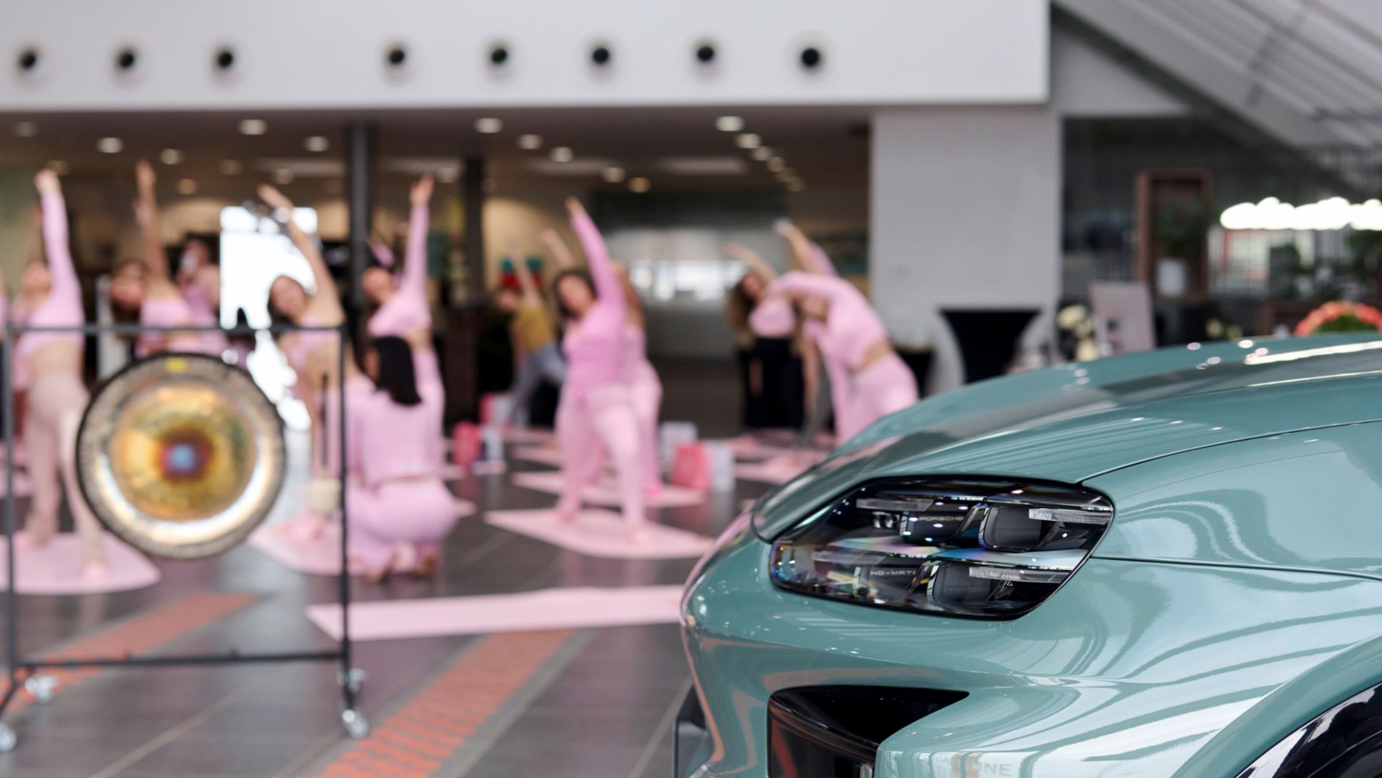 Cayenne Electric Preview x Yoga, comunicat de presă, 17/02/2026, Porsche AG