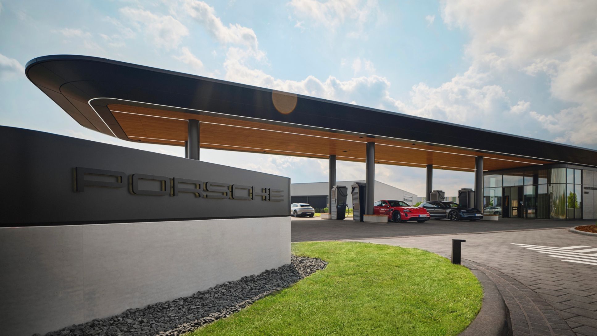 Porsche Taycan Cross Turismo, Porsche Taycan GTS, Charging Lounge, Bingen, Alemania, 2023, Porsche AG