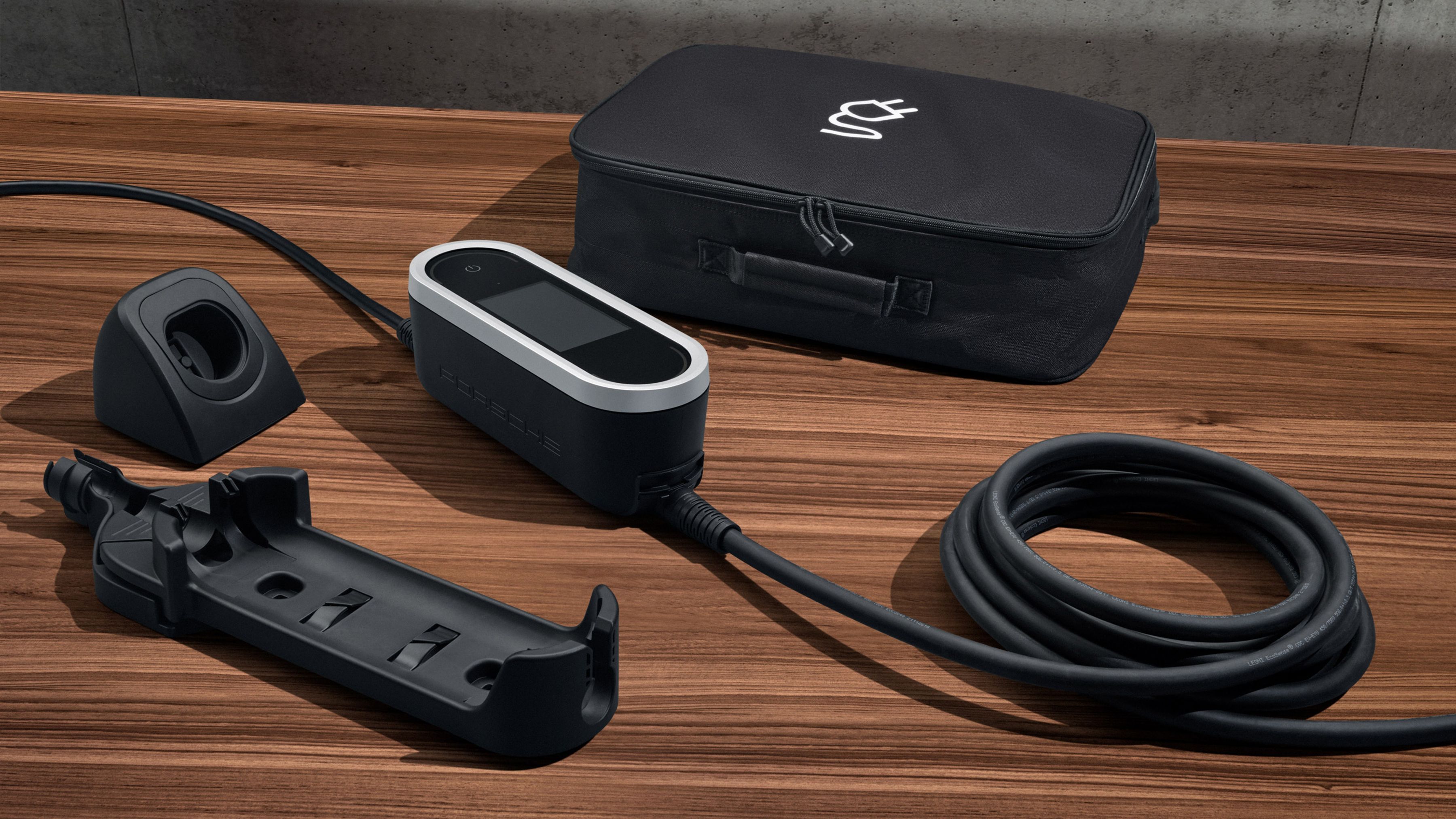 Porsche Mobile Charger Connect, 2024, Porsche AG