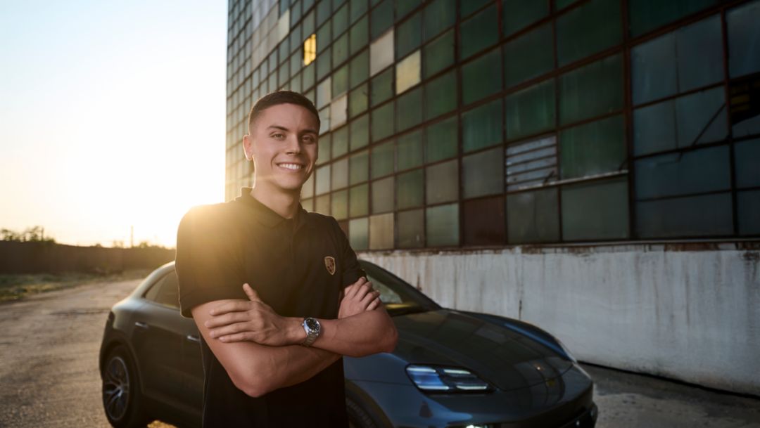 Porsche România îl numește pe David Popovici Friend of the Brand