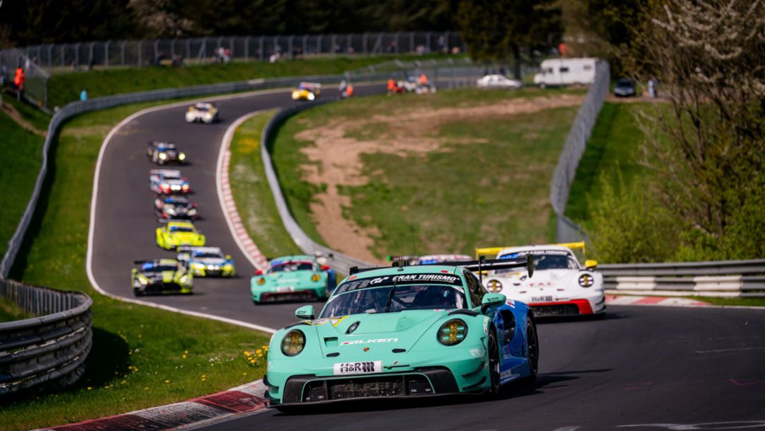 Porsche 911 GT3 R, Falken Motorsports (#33), Julien Andlauer (F), Klaus Bachler (A), Sven M&uuml;ller (D), Alessio Picariello (B), 24-Rennen, N&uuml;rburgring, Deutschland, 2024, Porsche AG