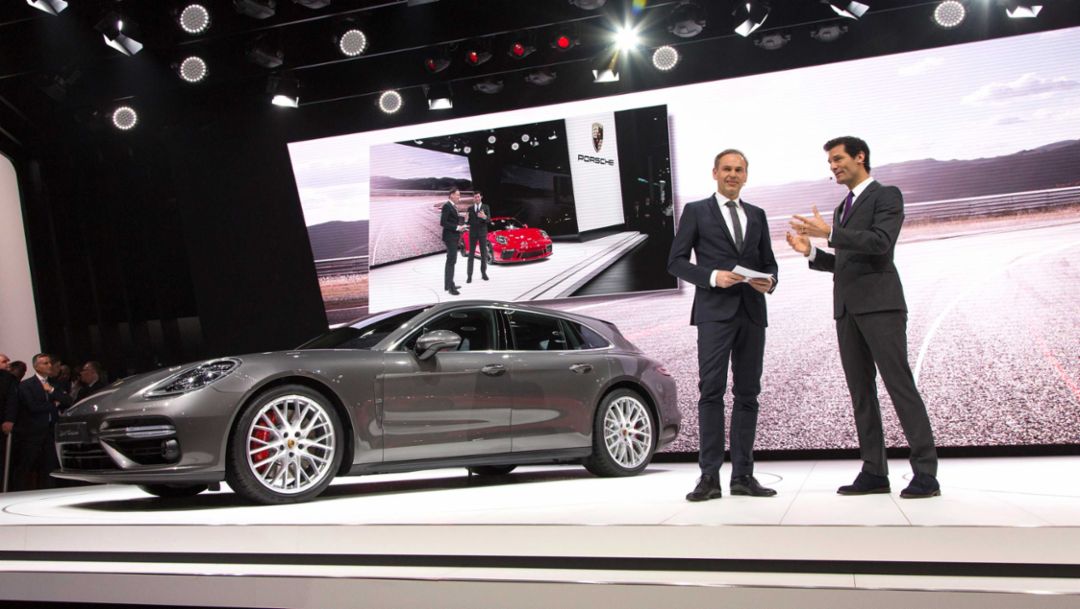 Oliver Blume (l), Chairman of the Executive Board of Porsche AG, Mark Webber (r), Porsche Brand Ambassador, Panamera Turbo Sport Turismo, Geneva International Motor Show,  2017, Porsche AG