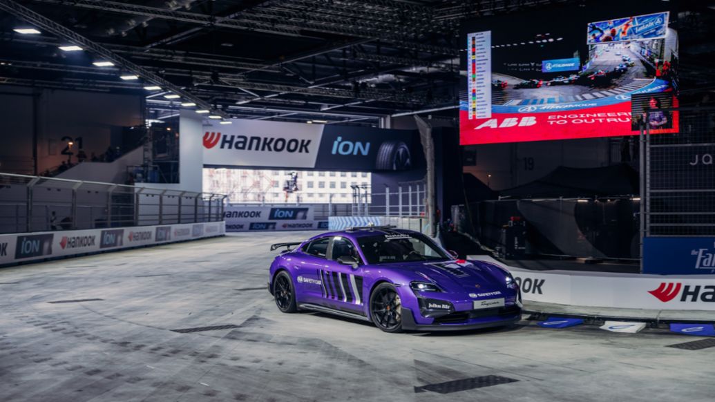 Porsche Taycan Turbo GT con paquete Weissach, coche de seguridad de la Fórmula E, 2ª carrera del E-Prix de Londres, 2025, Porsche AG