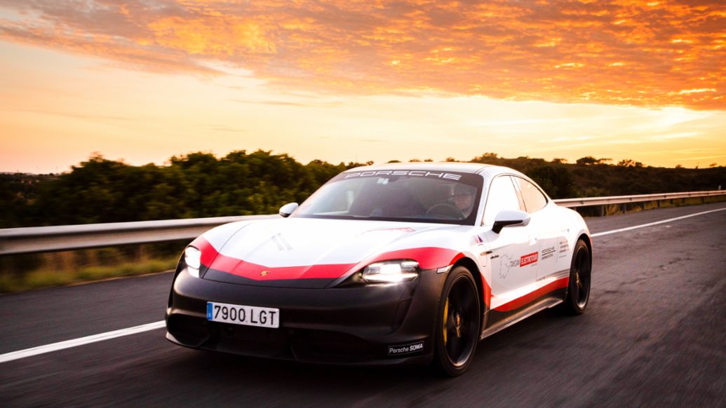Taycan Electrotour - Etapa 7: Lisboa - Faro - Sevilla, 27/10/2020, Porsche Ibérica