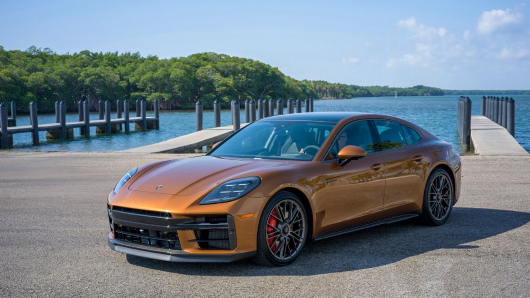 El Porsche Panamera es reconocido como el "Mejor Auto de Lujo y Desempeño 2025" en los Women's Worldwide Car of the Year (WWCOTY)