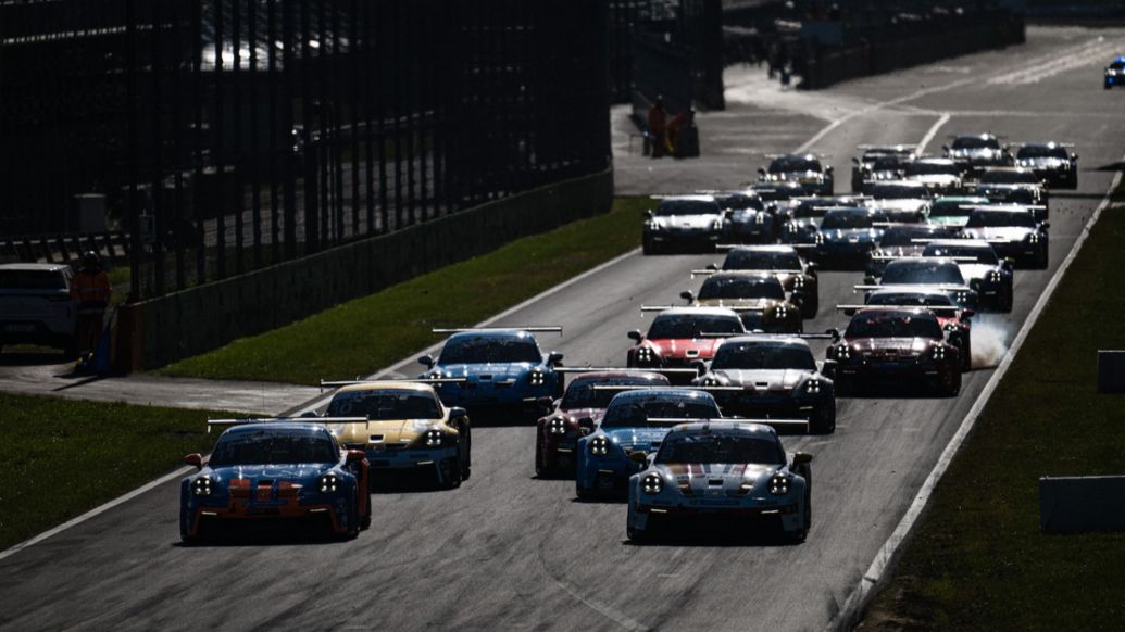 La partenza di gara 2 con Masters e Braschi davanti a tutti