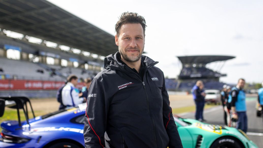 Sebastian Golz (Project Manager Porsche 911 GT3 R), N&uuml;rburgring, 2024, Porsche AG