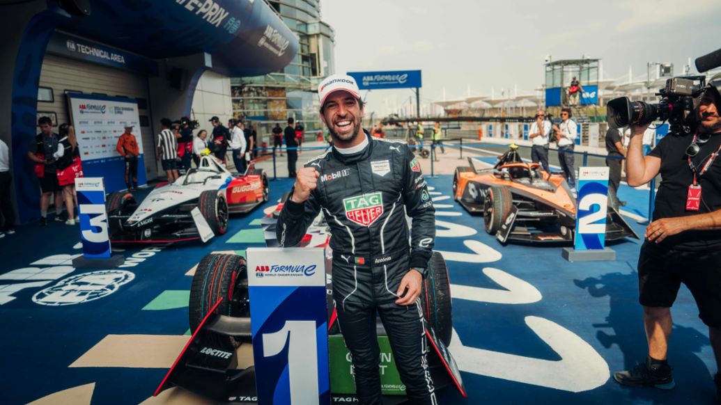 Ant&oacute;nio F&eacute;lix da Costa, piloto oficial del equipo TAG Heuer Porsche de F&oacute;rmula E, E-Prix de Shangh&aacute;i, 2024, Porsche AG