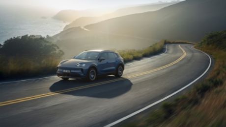 Porsche amplia la gamma di SUV completamente elettrici con la Cayenne S