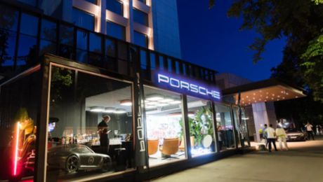 Porsche inaugurează primul Art Pop-up din România, la Cluj