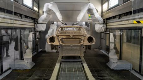 Golden Hour: the creation of a Paint to Sample 911 GT3