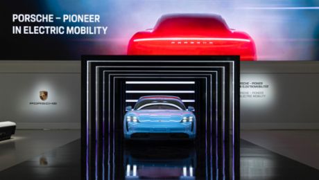 Porsche eröffnet Ausstellung „Porsche – Pionier der Elektromobilität“ in Berlin
