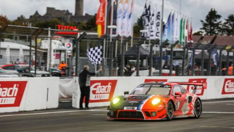 Two Porsche in the top ten at a difficult Eifel classic