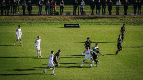 „Tore für Charity“ helfen bei der Integration im Sport