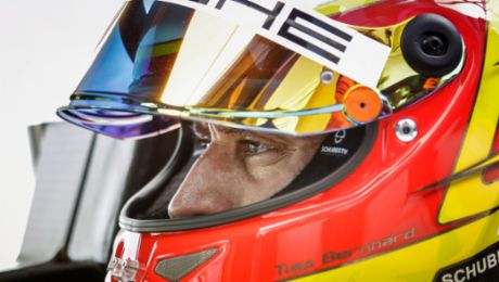 Una vuelta a Nürburgring con Timo Bernhard