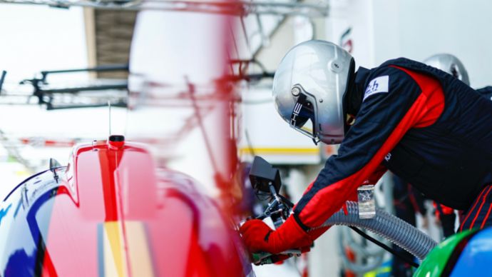 Mathieu Jaminet (F), Felipe Nasr (BR), Nick Tandy (UK), Porsche 963, Porsche Penske Motorsport (#75), 24 Stunden von Le Mans, Frankreich, 2023, Porsche AG 