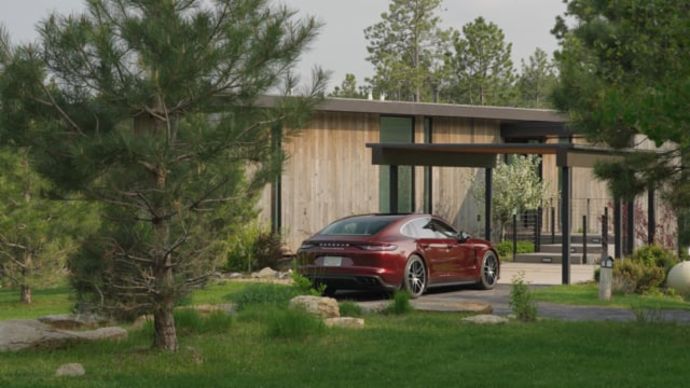 2022 Panamera Turbo S - Cherry Metallic