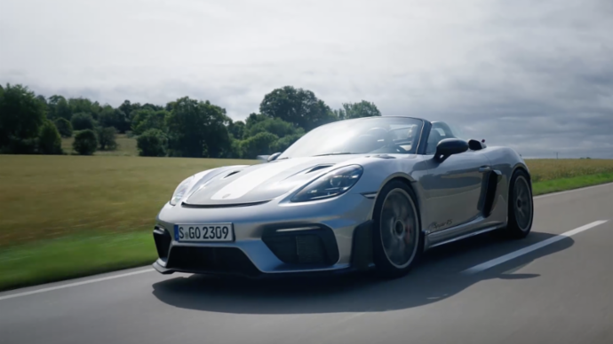 Media Drive: 718 Spyder RS - GT-silbermetallic
