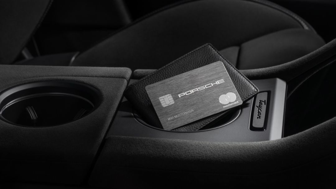 Porsche presenta in Svizzera la nuova carta di credito in acciaio inox