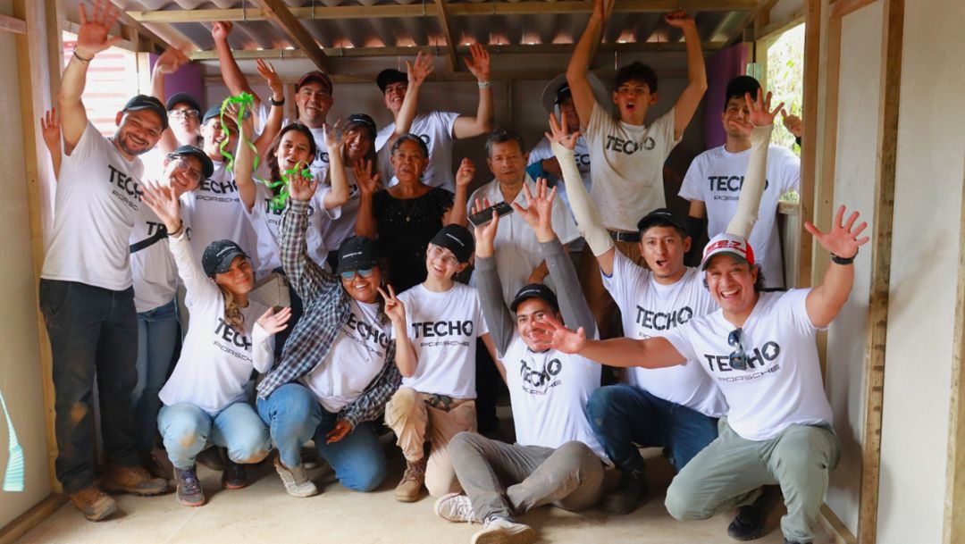 Porsche El Salvador y TECHO llevan esperanza a familias de la comunidad de Tepecoyo, La Libertad