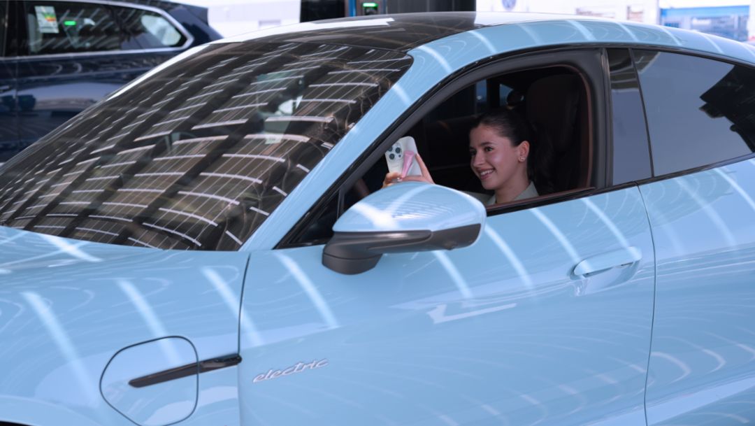 Porsche Centre Shuwaikh welcomes GUST Marketing students