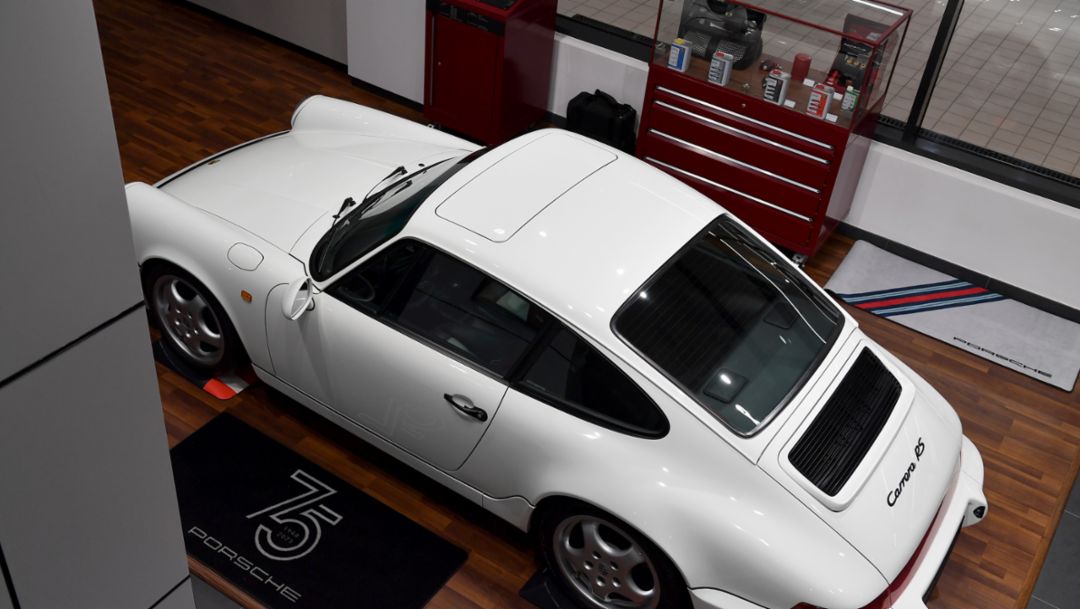 Porsche Centre Shuwaikh celebrates inauguration as an official Porsche Classic partner