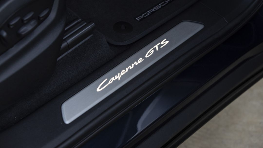 Cayenne GTS Algarve Blue Metallic