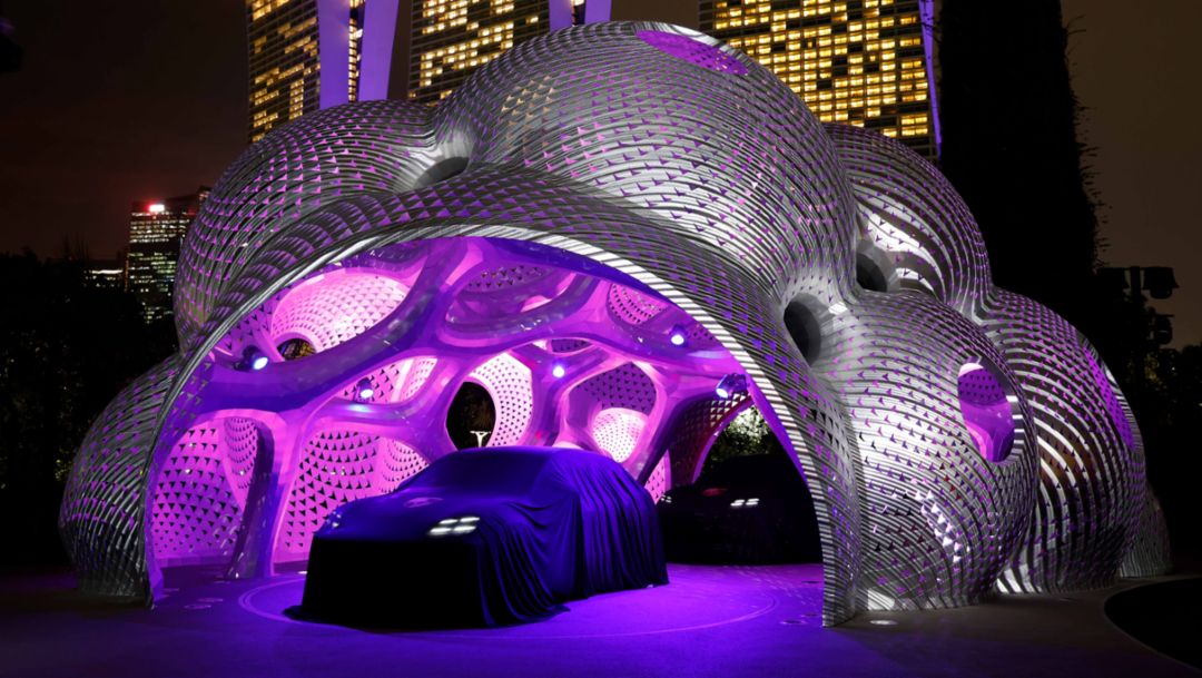 Recording of the world premiere of the all-electric Macan from Singapore