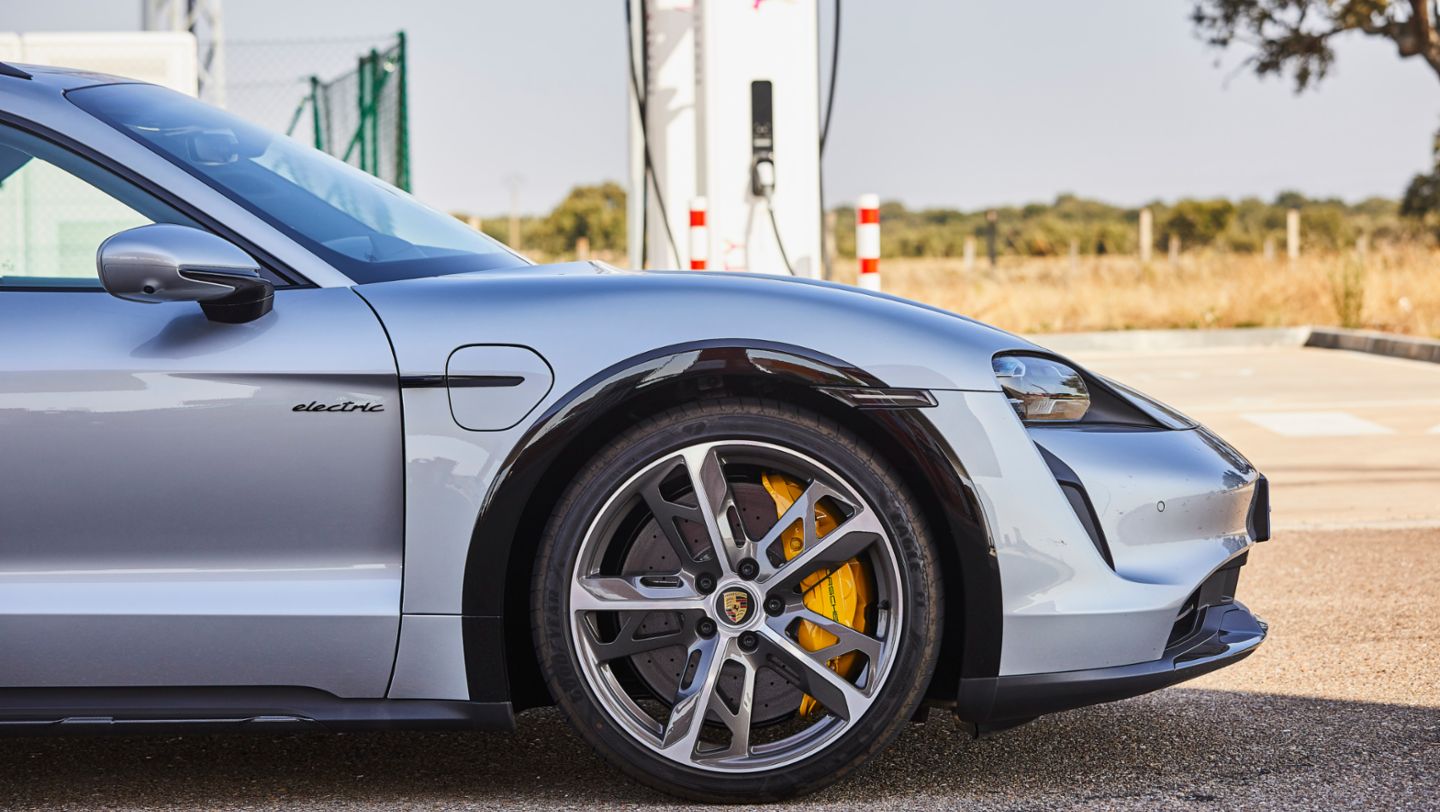 Porsche Taycan Turbo S Cross Turismo, ruta Madrid - Lisboa / Oporto - Madrid, 2021, Porsche Ibérica