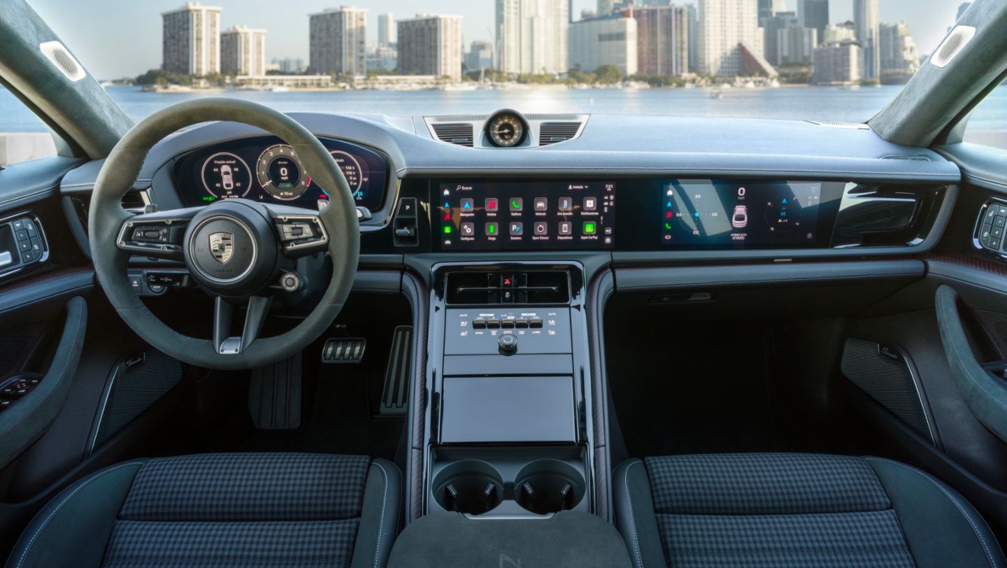 El Porsche Panamera es reconocido como el "Mejor Auto de Lujo y Desempeño 2025" en los Women's Worldwide Car of the Year (WWCOTY)