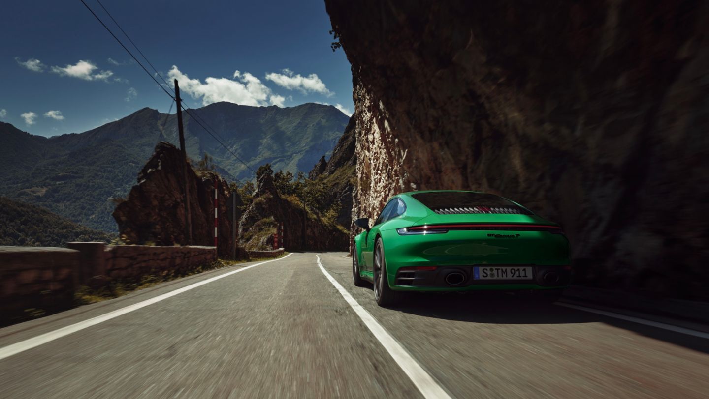 911 Carrera T, Python Green, 2022, PCNA