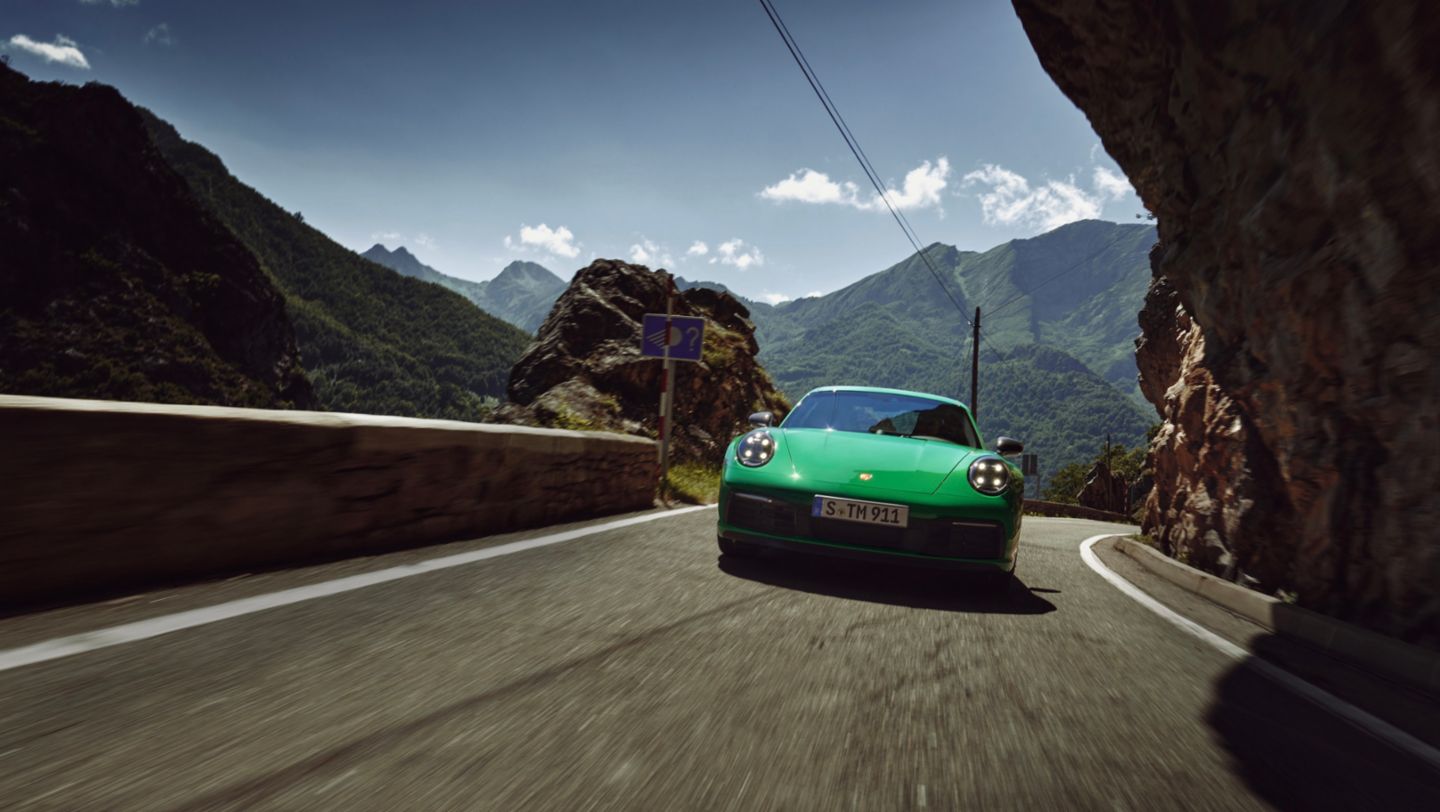 911 Carrera T, Python Green, 2022, PCNA