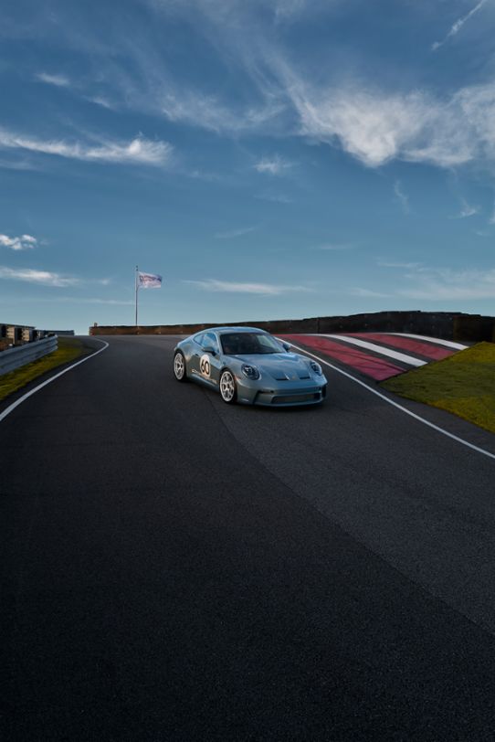 Porsche and RM Sotheby’s to auction rare 911 S/T to support the American Red Cross 