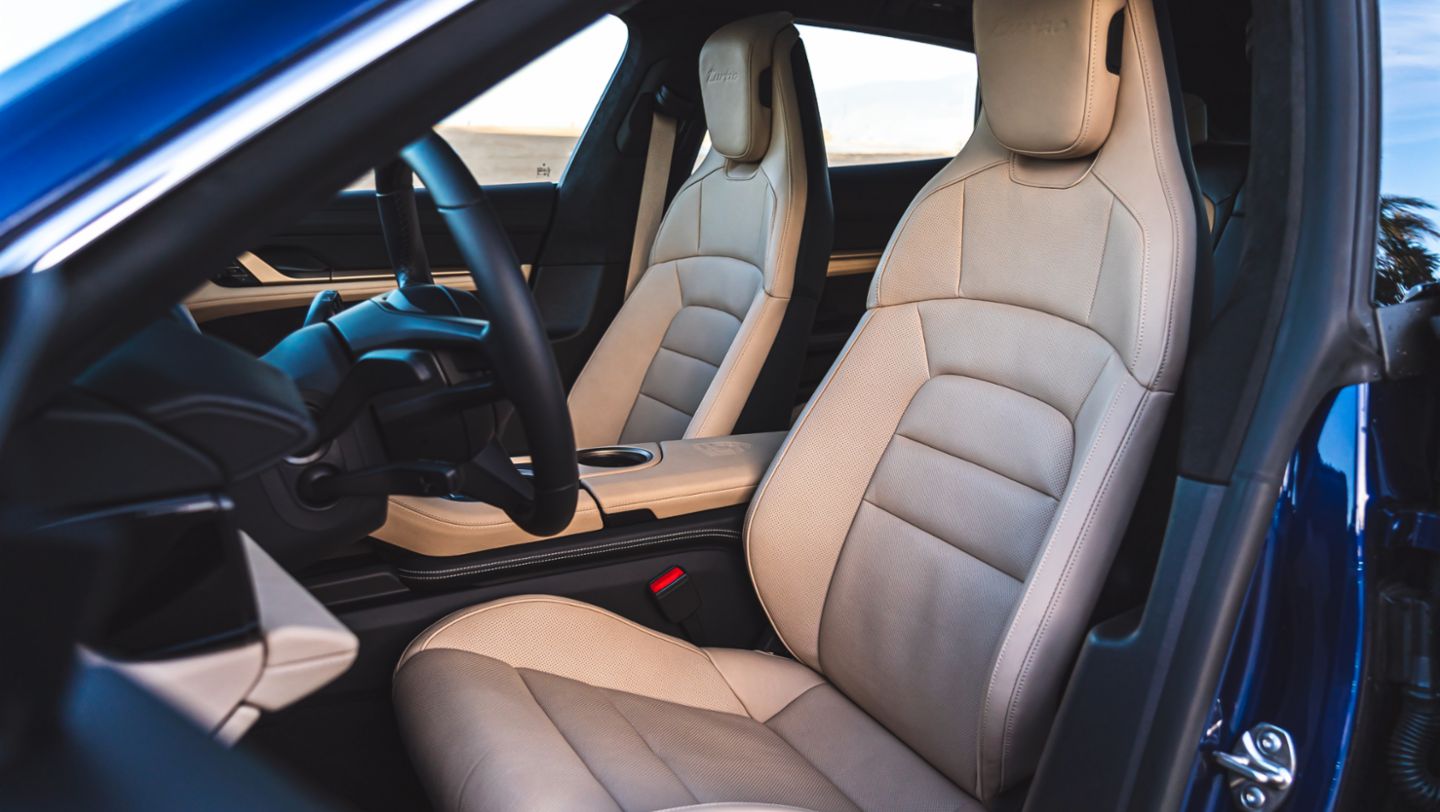 2021 Taycan Turbo Cross Turismo, Gentian Blue, 2021, PCNA