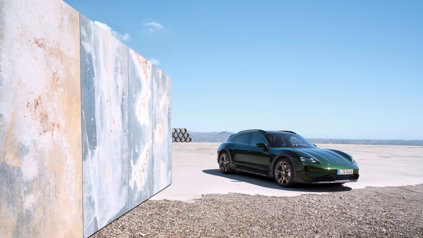 Taycan Turbo S Cross Turismo