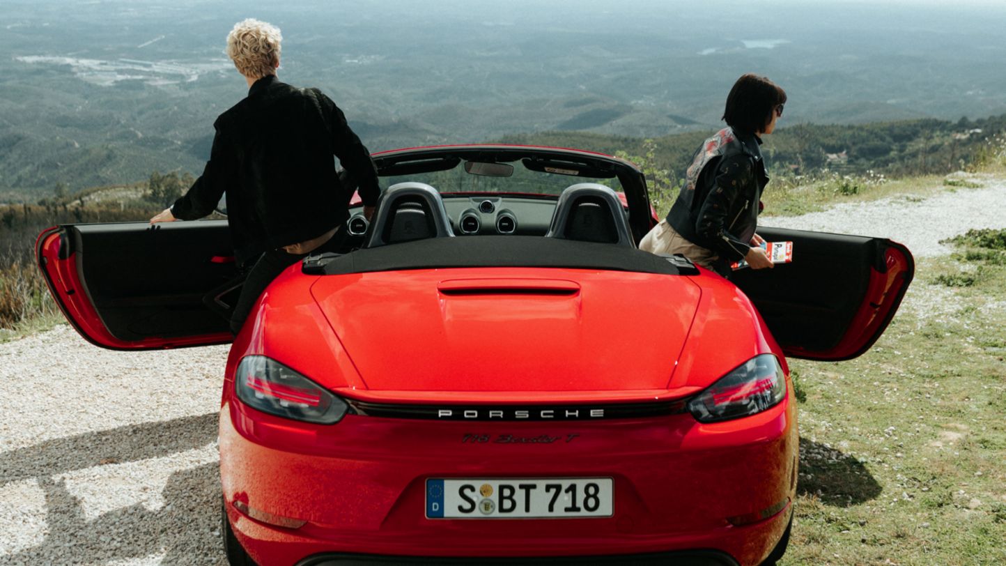 Oskar Bakke, car photographer, Sorelle Amore, travel blogger, l-r, 718 Boxster T, Algarve, 2019, Porsche AG