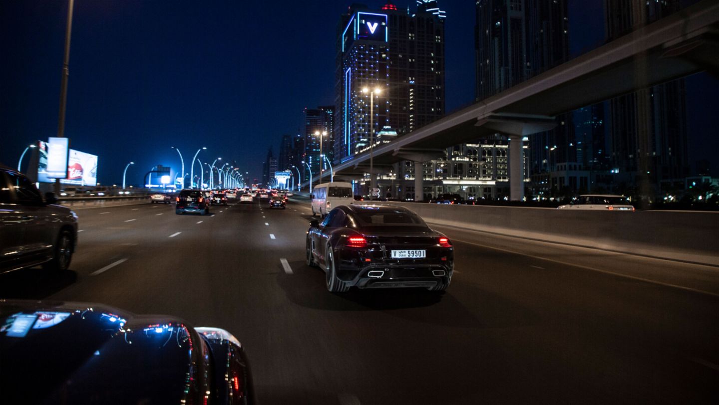 Taycan, Erprobung, Dubai, 2019, Porsche AG