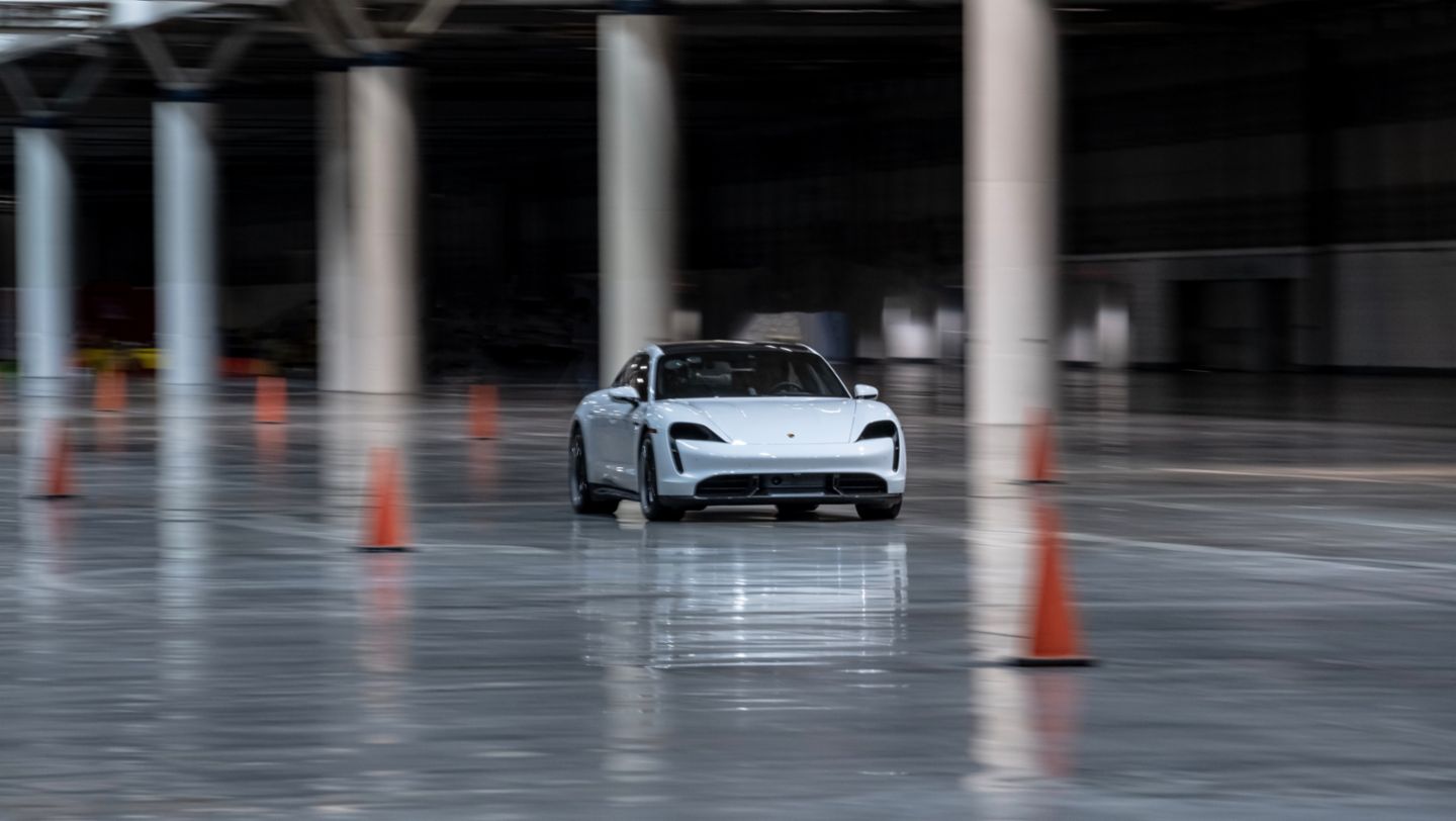 Taycan Turbo S, 2021, Porsche AG