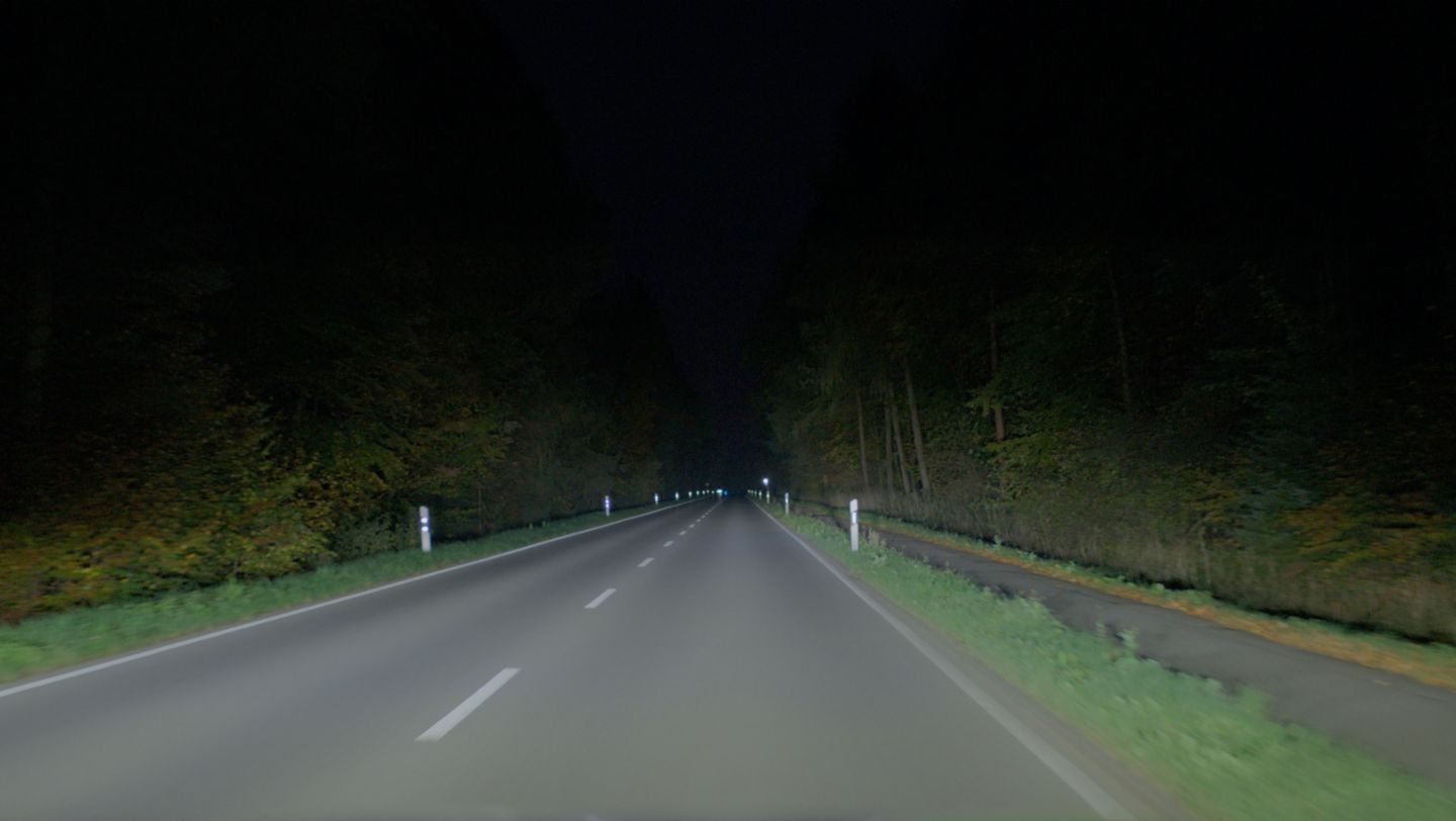 High beam with additional high beam, 2022, Porsche AG