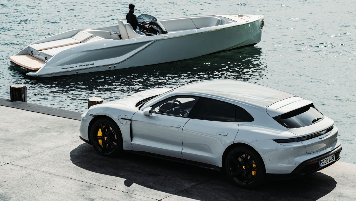 Porsche Taycan Turbo S Sport Turismo y Frauscher x Porsche 850 Air Fantom, 2023, Porsche AG