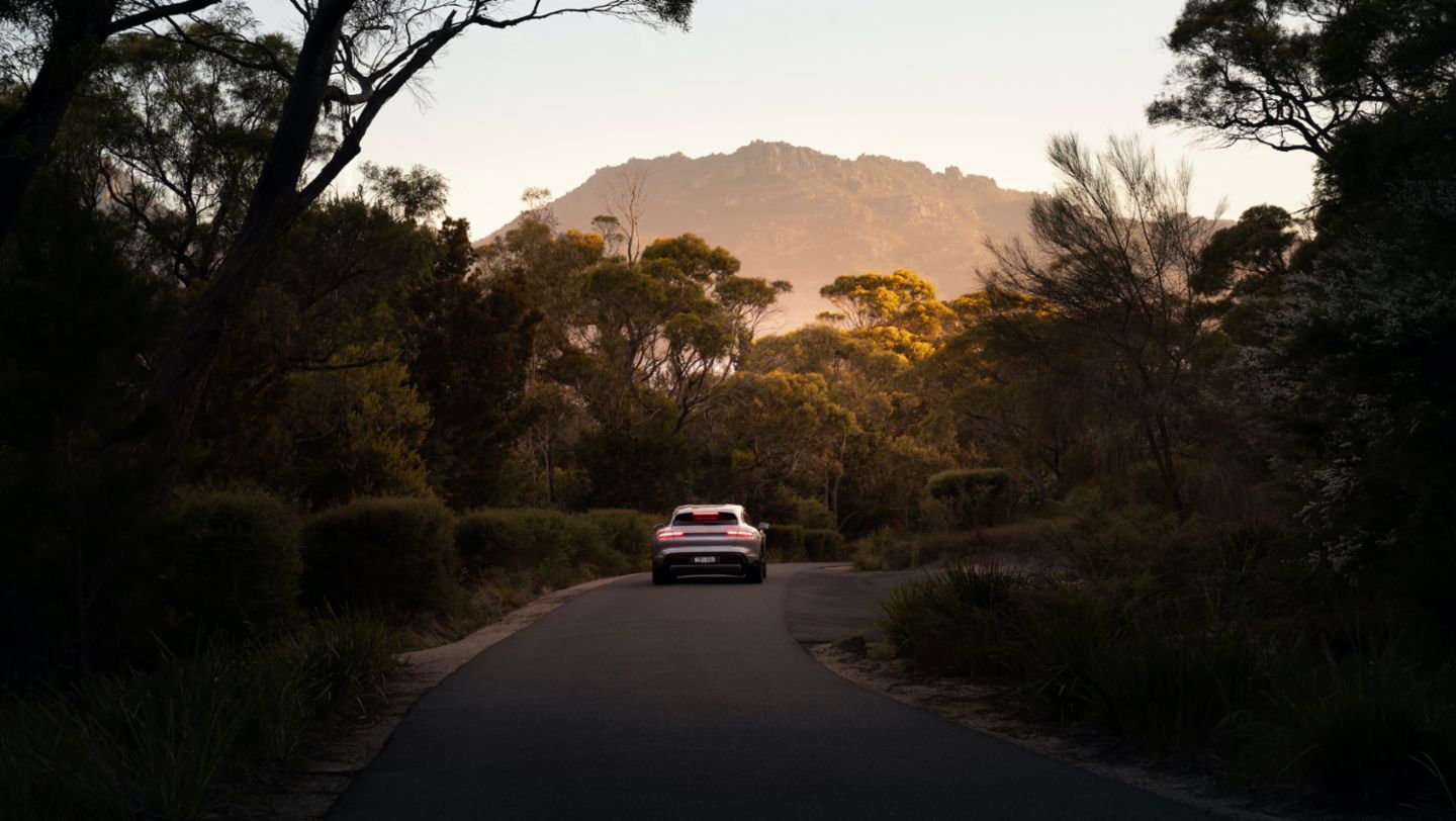 Taycan 4 Cross Turismo, 2023, Australia, Porsche AG