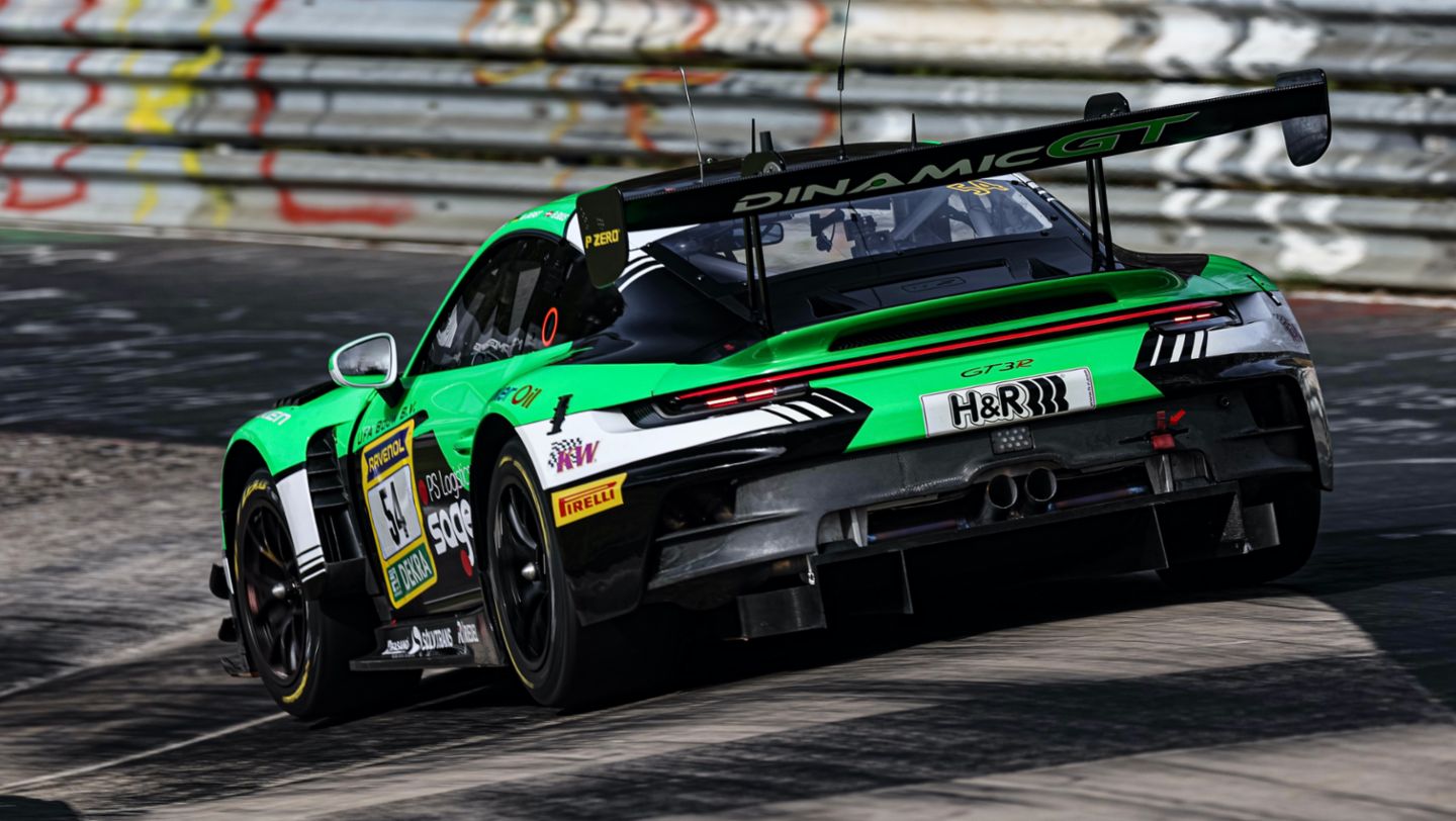 Porsche 911 GT3 R, Dinamic GT (#54), Marco Holzer (D), Marco Seefried (A), Bastian Buus (DK), Marvin Dienst (D), 24-Rennen, Nürburgring, Deutschland, 2024, Porsche AG