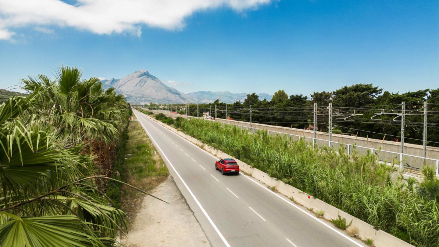 Cayenne GTS Coupé, Cayenne GTS, Sicily, 2024, Porsche AG