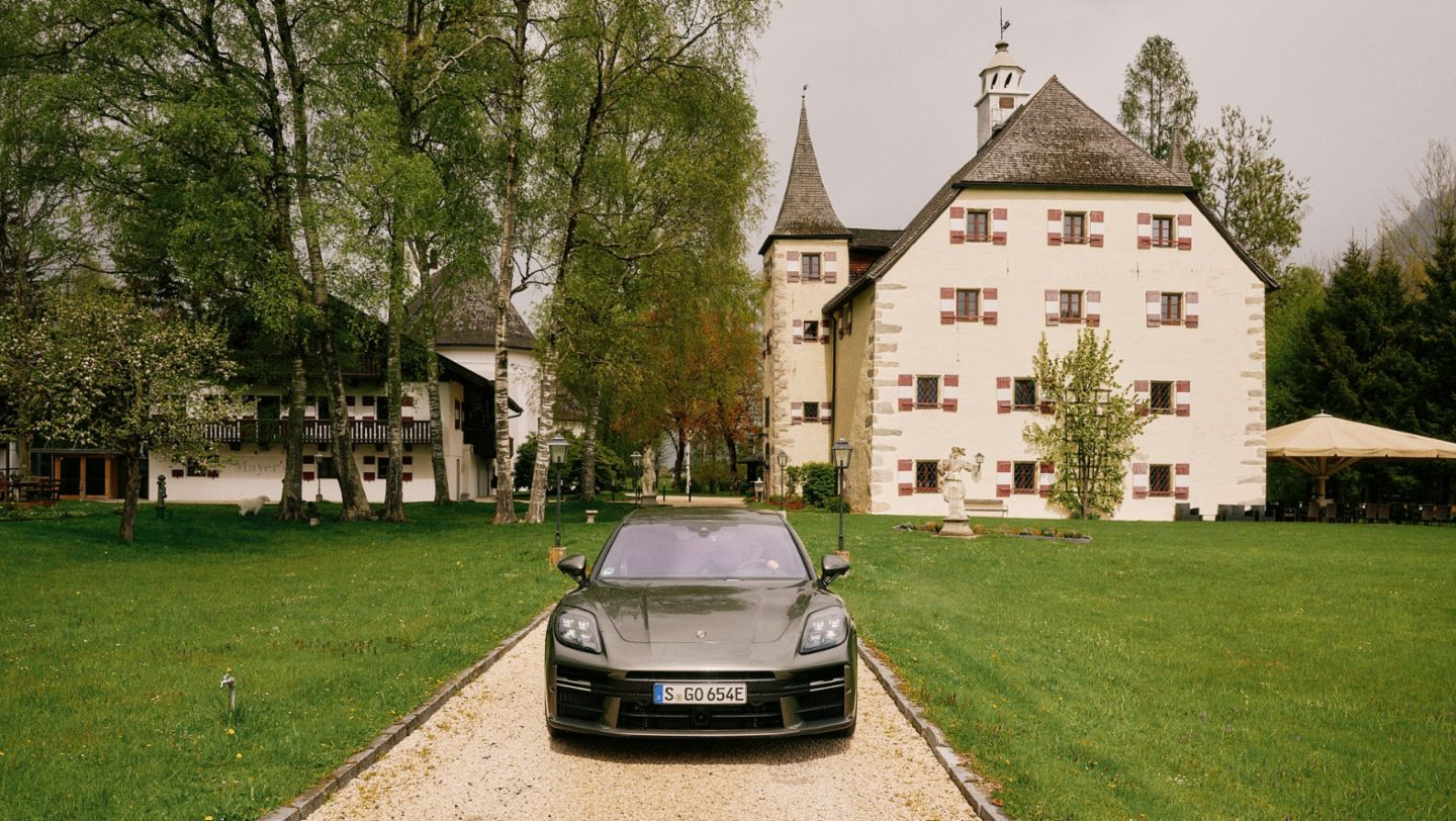 Porsche Panamera Turbo E-Hybrid, Schloss Prielau, Zell am See, 2024, Porsche AG