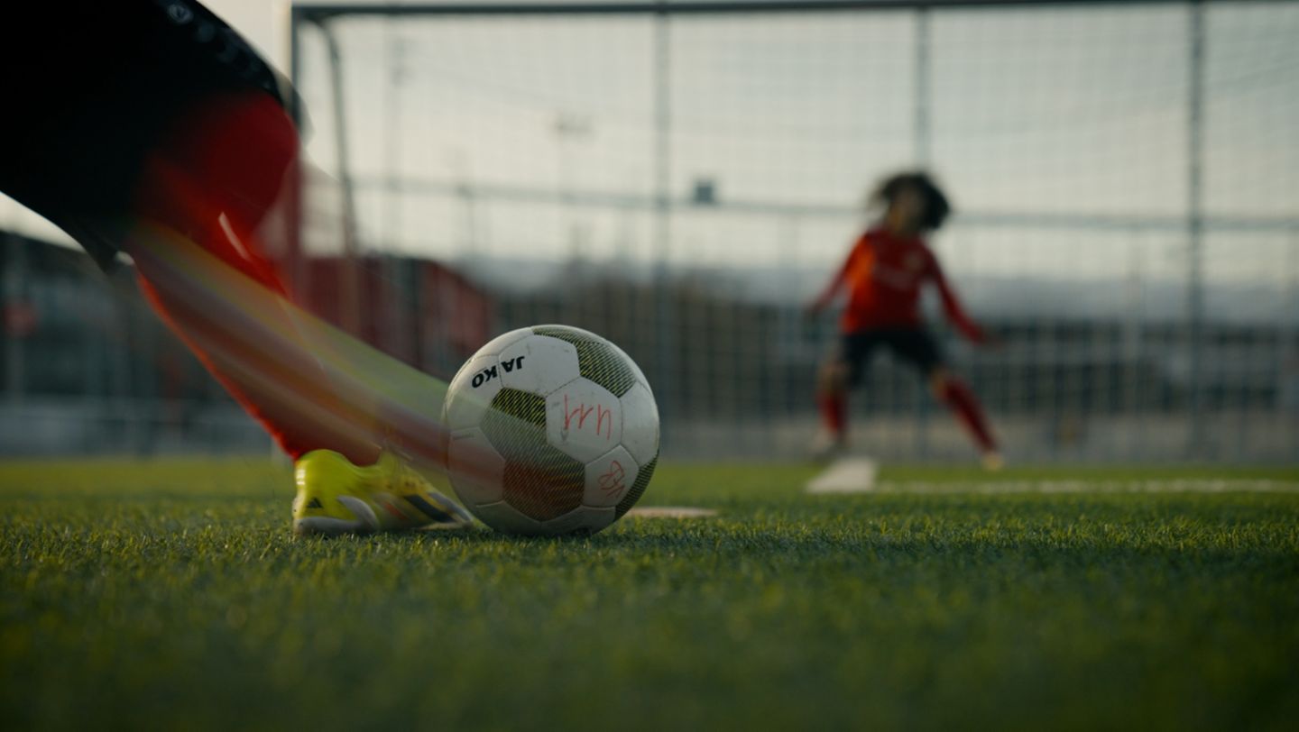 Videodreh beim VfB Stuttgart, Turbo für Talente, 2024, Porsche AG