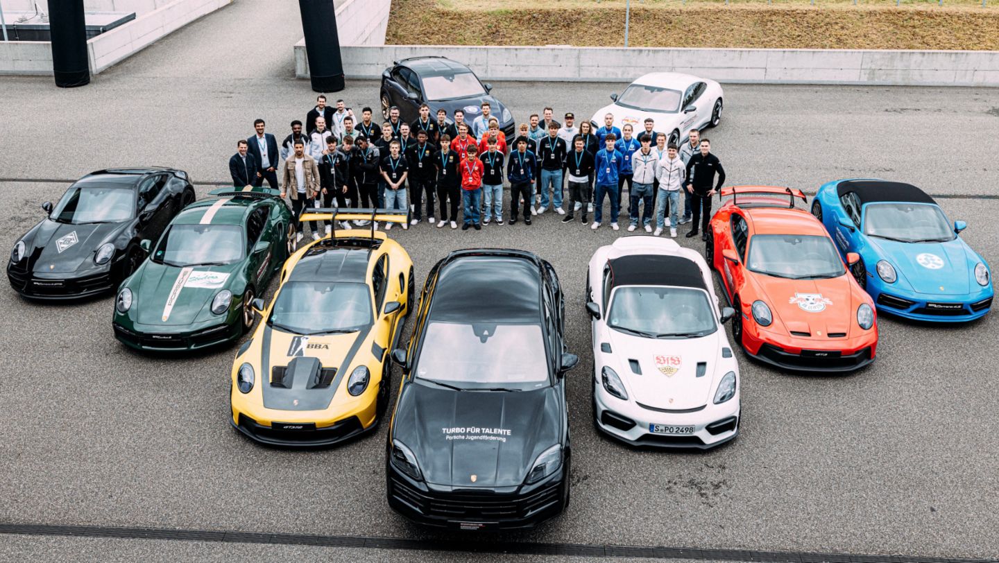 911 Carrera 4 GTS, 911 Turbo S, 911 GT3 RS, Cayenne Coupé, 718 Spyder RS, 911 GT3, 911 Carrera 4S Cabriolet (l-r), Porsche Turbo Award, Porsche Experience Center, Hockenheim, 2024, Porsche AG